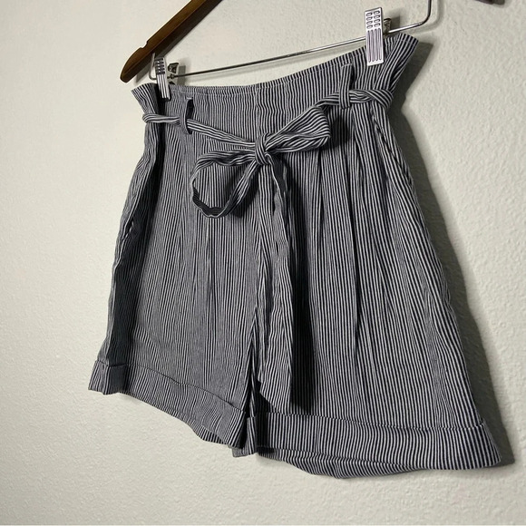 Striped Trouser Shorts Medium High Rise Tie Waist Romeo Juliet Coquette Preppy - Picture 5 of 16